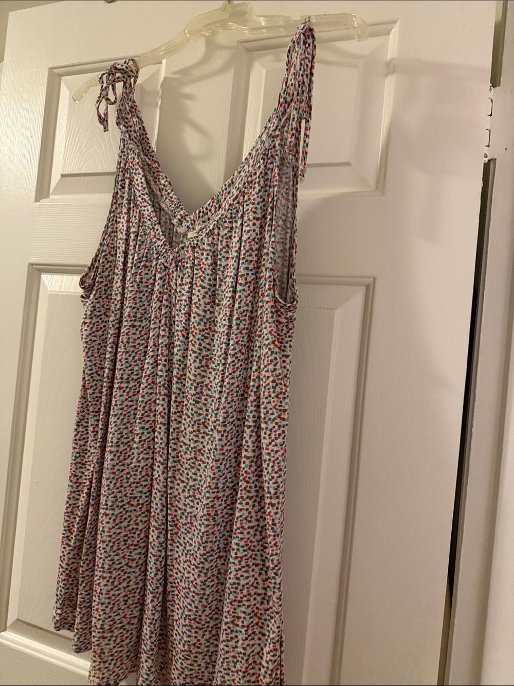 Women's Tie-Shoulder Sleeveless Printed Blouse - Red & Blue Dot